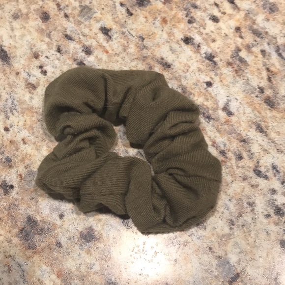 Scrunchie - Picture 11 of 11